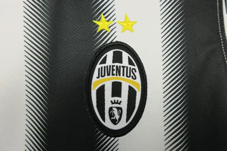 Pirlo 2011 2012 juventus shirt retro black white (1)